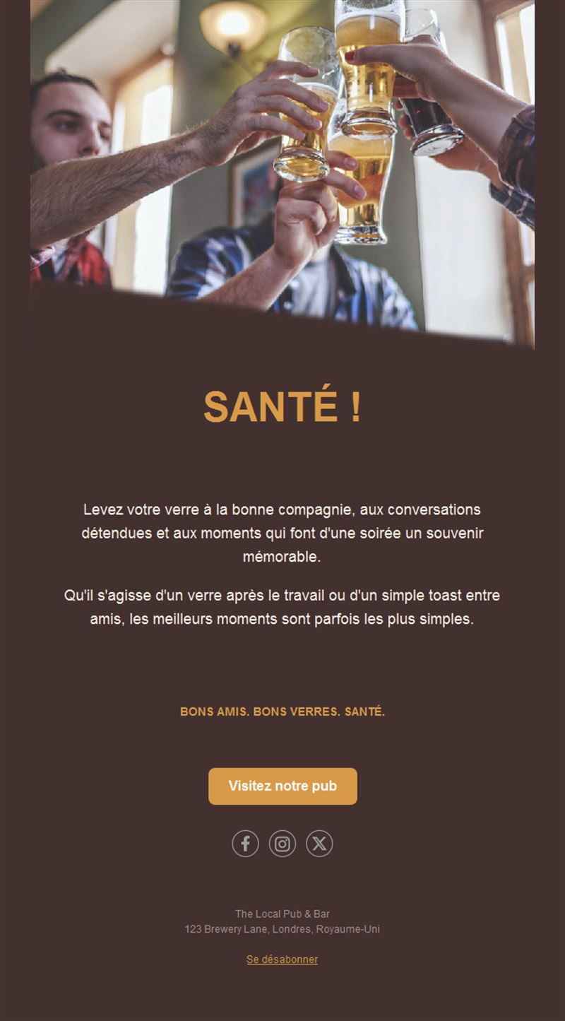 Modèle d'email de pub avec amis qui trinquent